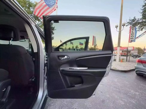Used 2017 Dodge Journey SE w/ Flexible Seating Group image 36