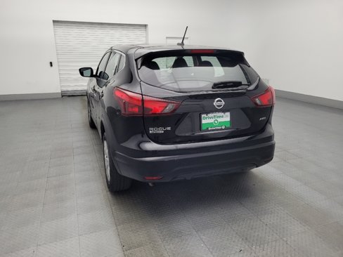 Used 2018 Nissan Rogue Sport S image 6