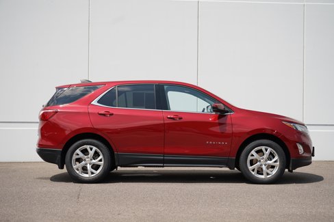 Used 2020 Chevrolet Equinox LT image 2