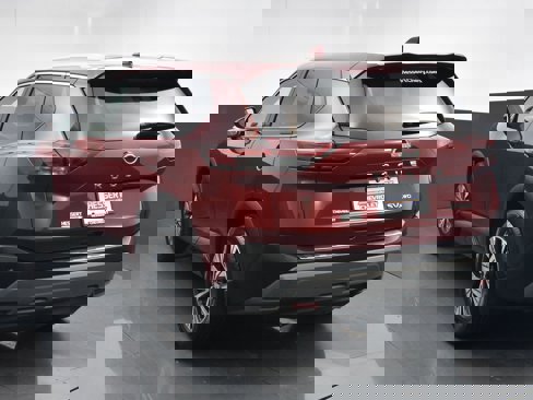 Used 2022 Nissan Rogue SV w/ SV Premium Package image 6