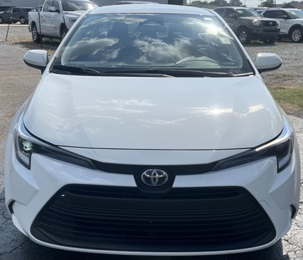 Used 2025 Toyota Corolla LE w/ LE Premium Package image 3