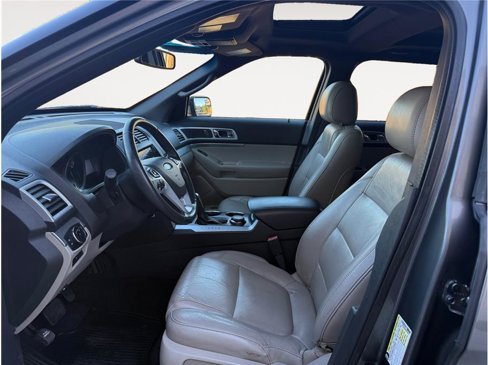 Used 2013 Ford Explorer XLT image 9