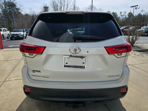 Used 2018 Toyota Highlander XLE image 7