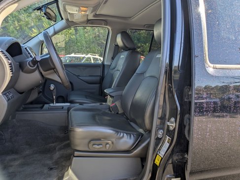 Used 2018 Nissan Frontier PRO-4X w/ Pro-4x Luxury Package image 12