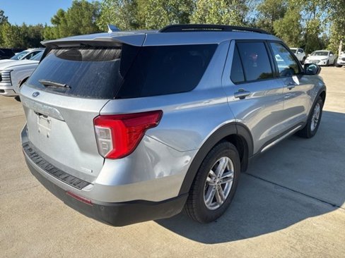 Used 2020 Ford Explorer XLT image 5