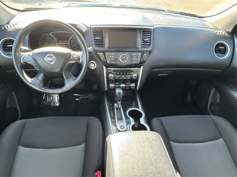 Used 2019 Nissan Pathfinder SV image 30