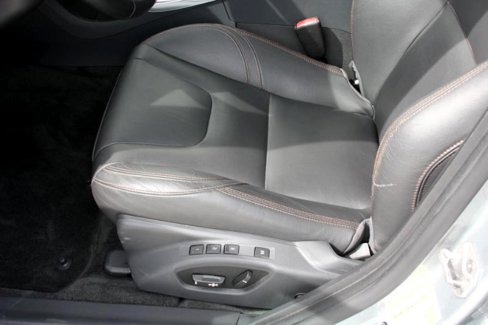 Used 2015 Volvo V60 T5 Cross Country image 35