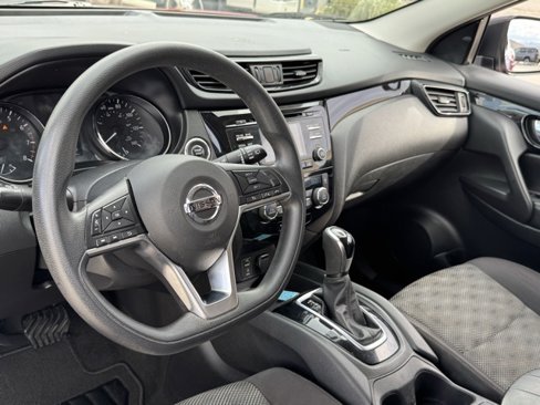 Used 2018 Nissan Rogue Sport SV image 24