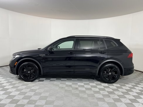 Used 2024 Volkswagen Tiguan SE R-Line image 4