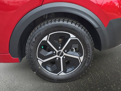 Used 2023 Kia Niro EX image 34