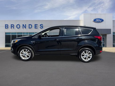 Used 2019 Ford Escape SE image 1