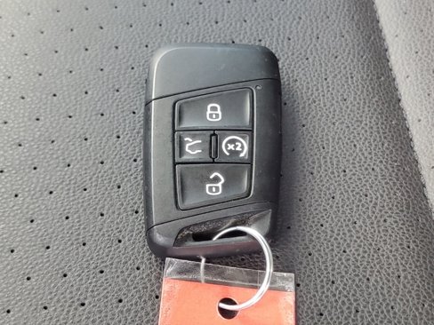Used 2024 Volkswagen Jetta SE image 36