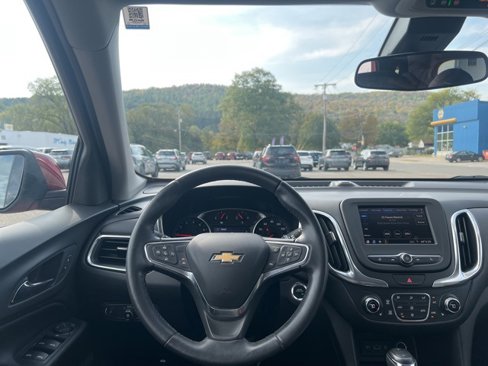 Used 2020 Chevrolet Equinox LT image 18