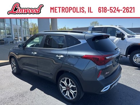 Used 2021 Kia Seltos SX w/ SX Sunroof Package image 5