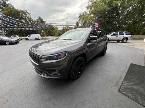 Used 2019 Jeep Cherokee Latitude Plus image 5