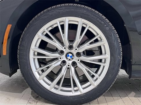 Used 2023 BMW 330i xDrive Sedan w/ Driving Assistance Package image 13
