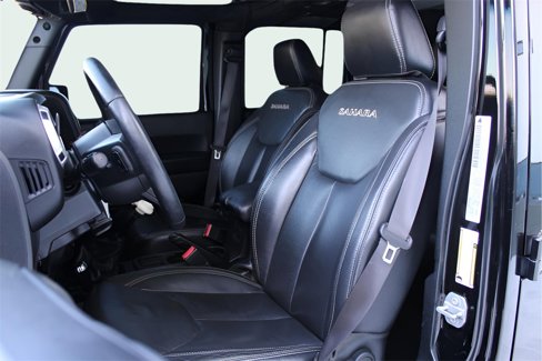 Used 2017 Jeep Wrangler Unlimited Sahara w/ Connectivity Group image 21