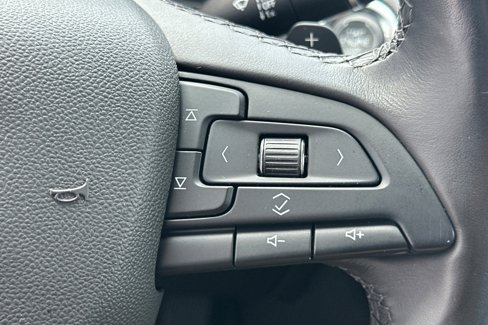Used 2019 Cadillac XT4 Premium Luxury image 32