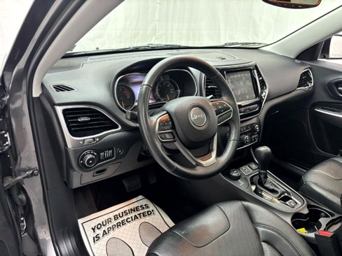 Used 2019 Jeep Cherokee Limited image 10