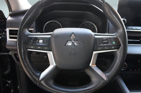 Used 2022 Mitsubishi Outlander SEL image 15