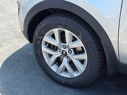 Used 2015 Kia Sportage LX image 9