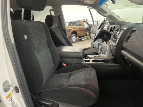 Used 2010 Toyota Tundra 4x4 Double Cab image 22