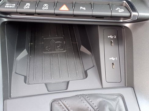 New 2025 Audi Q3 2.0T Premium image 19