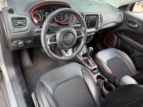 Used 2019 Jeep Compass Trailhawk image 10