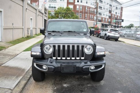 Used 2019 Jeep Wrangler Unlimited Sahara image 2