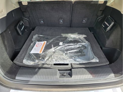 Used 2023 Nissan Rogue SV image 15