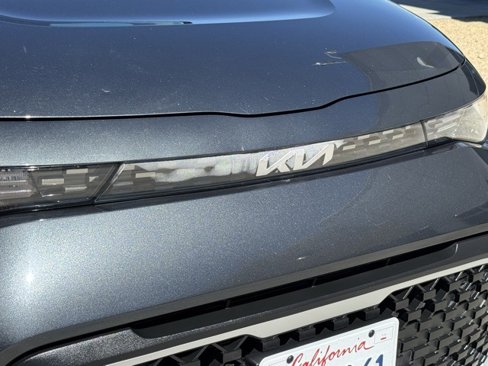 Used 2023 Kia Soul LX image 7