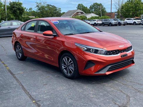 Used 2024 Kia Forte LXS image 3