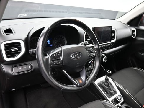 Used 2022 Hyundai Venue Limited w/ Cargo Package image 13