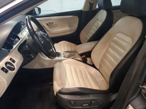 Used 2010 Volkswagen CC Luxury image 10