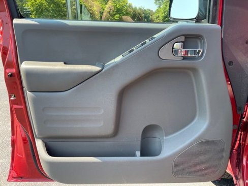 Used 2017 Nissan Frontier SV image 13