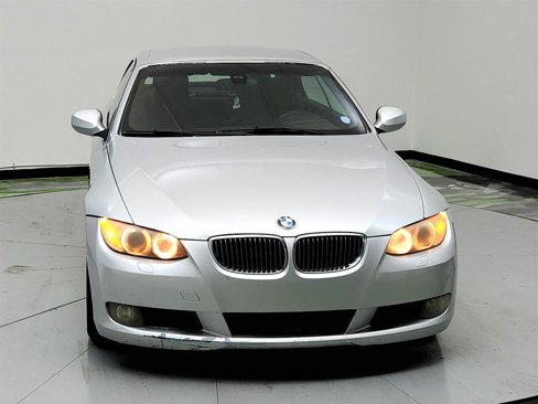 Used 2010 BMW 328i Convertible image 2
