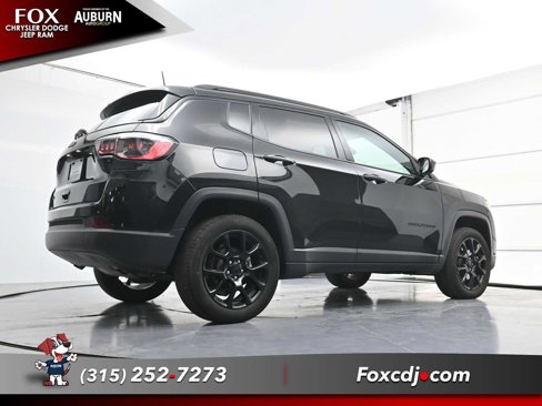 Used 2023 Jeep Compass Latitude w/ Convenience Group image 21