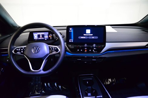 Used 2023 Volkswagen ID.4 Pro image 3