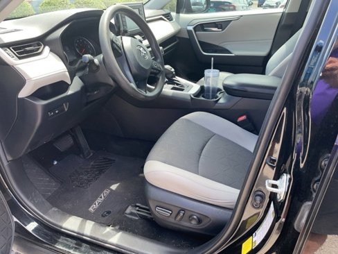 Used 2020 Toyota RAV4 XLE image 9