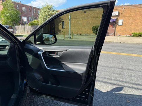 Used 2019 Toyota RAV4 LE image 20