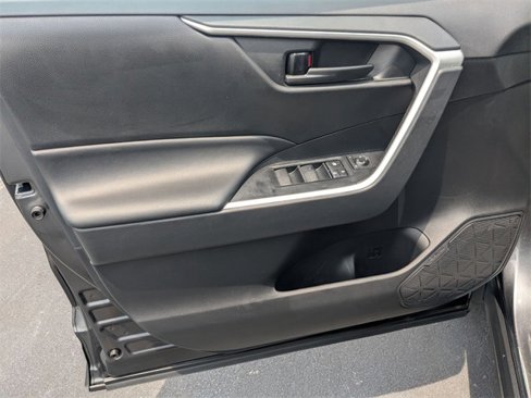 Used 2023 Toyota RAV4 LE image 10