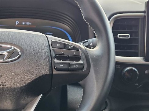 Used 2024 Hyundai Venue SEL image 29