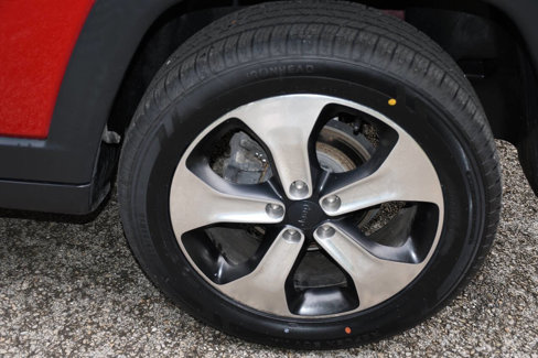 Used 2018 Jeep Compass Latitude w/ Popular Equipment Group image 39