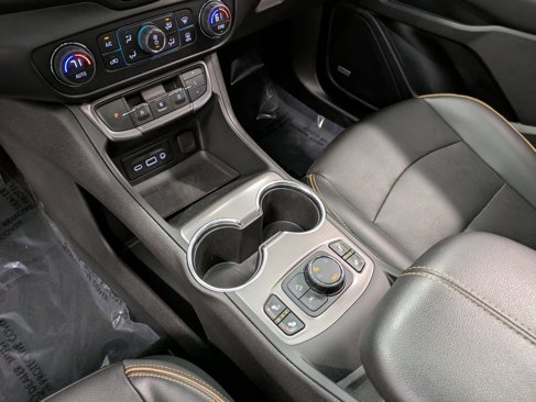 Used 2022 GMC Terrain AT4 w/ Infotainment Package II image 14