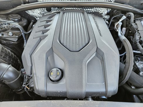 Certified 2025 Porsche Macan image 41