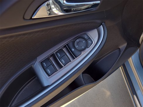 Used 2024 Chevrolet Malibu LT image 17
