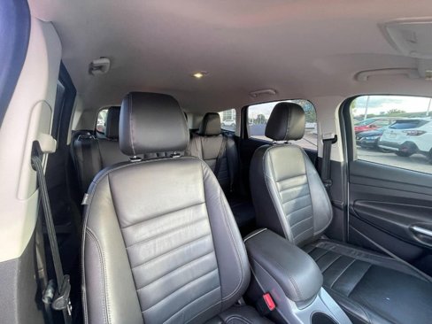 Used 2016 Ford Escape SE w/ SE Leather Comfort Package image 4