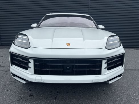 Certified 2024 Porsche Cayenne S image 8