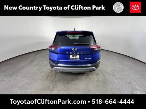 Used 2021 Nissan Rogue SV image 4