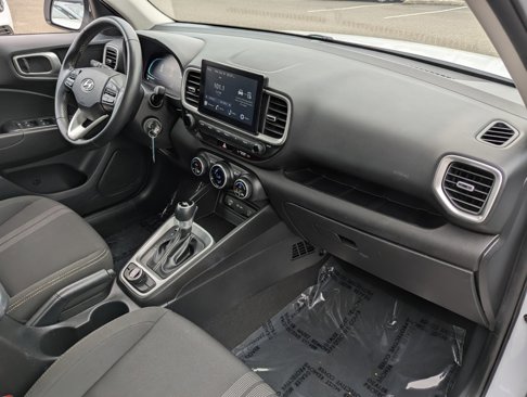 Used 2023 Hyundai Venue SEL image 30